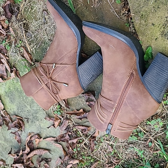 Limelight brown faux leather booties - Picture 3 of 4